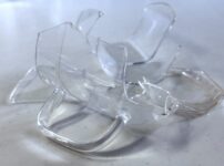 割れたガラスポット